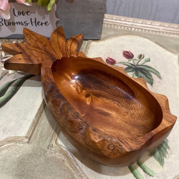 Vintage Hawaiian Pineapple Wooden Monkey Pod Bowl Tropical Party BBQ Bar Summer - Picture 1 of 12